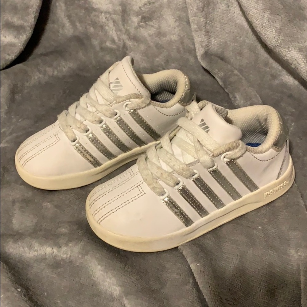 White and silver K-Swiss infant size 8 - Picture 2 of 5